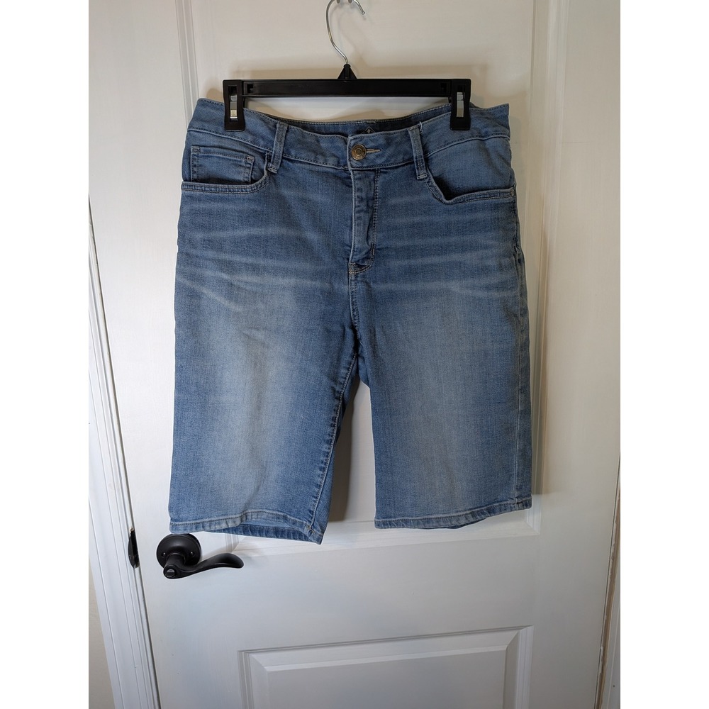 St. John's Bay Womens Bermuda Denim Shorts Medium Wash Blue Size 12 Mid Rise
